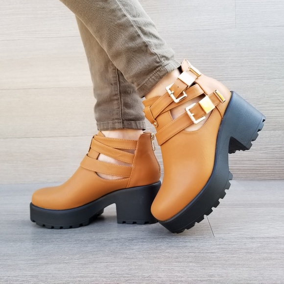 90's grunge chunky heel buckle ankle boots - Picture 2 of 7